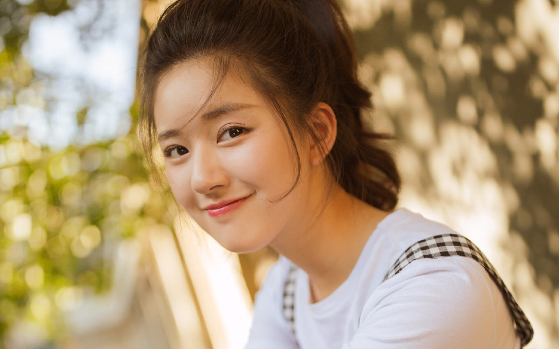 银蓝闪电对决小红牛,老将佩雷兹上演极限逆转