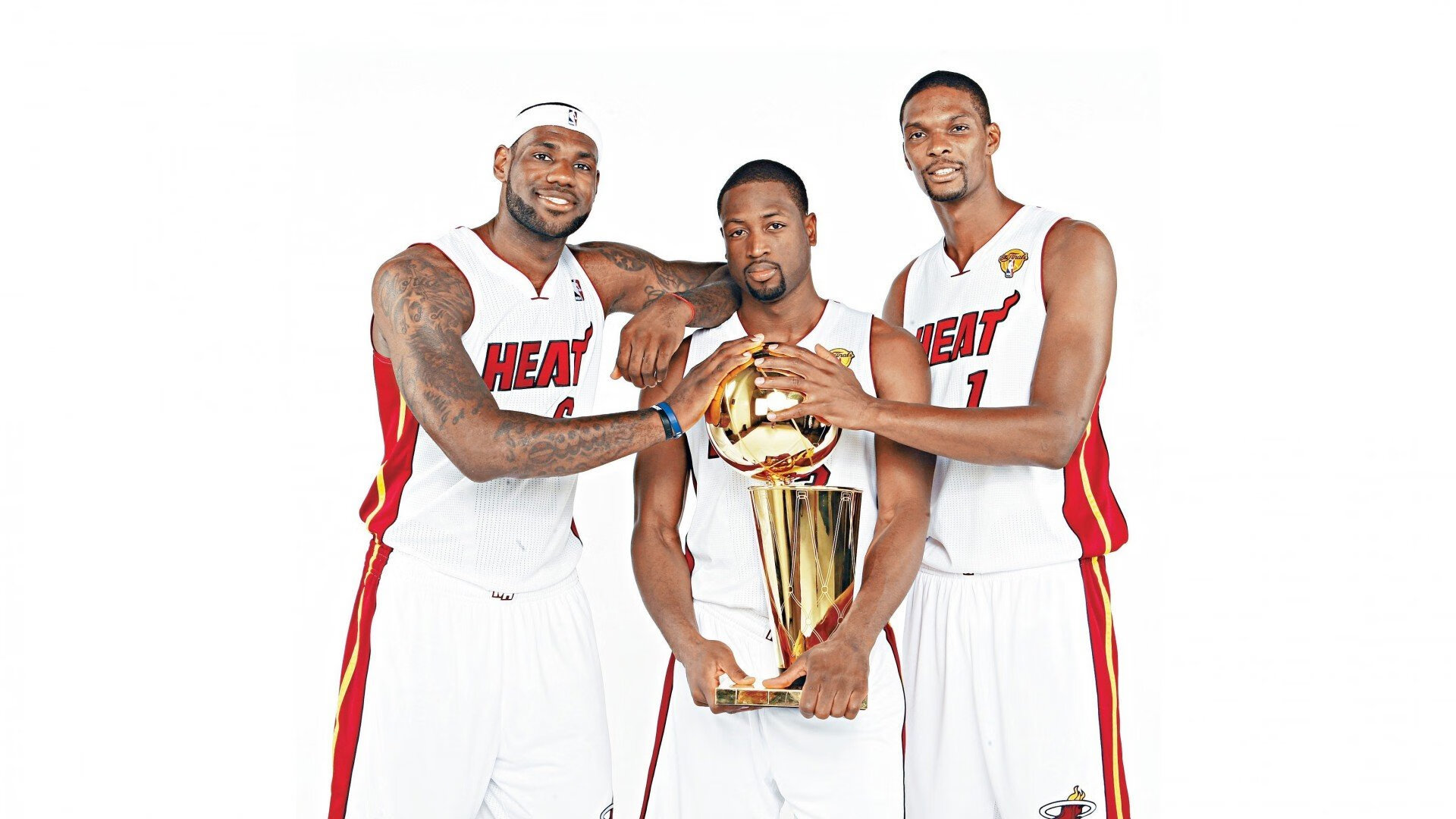 东方巨龙吞没沙漠孤阳，东契奇化身独行侠导演北京队史诗绝杀