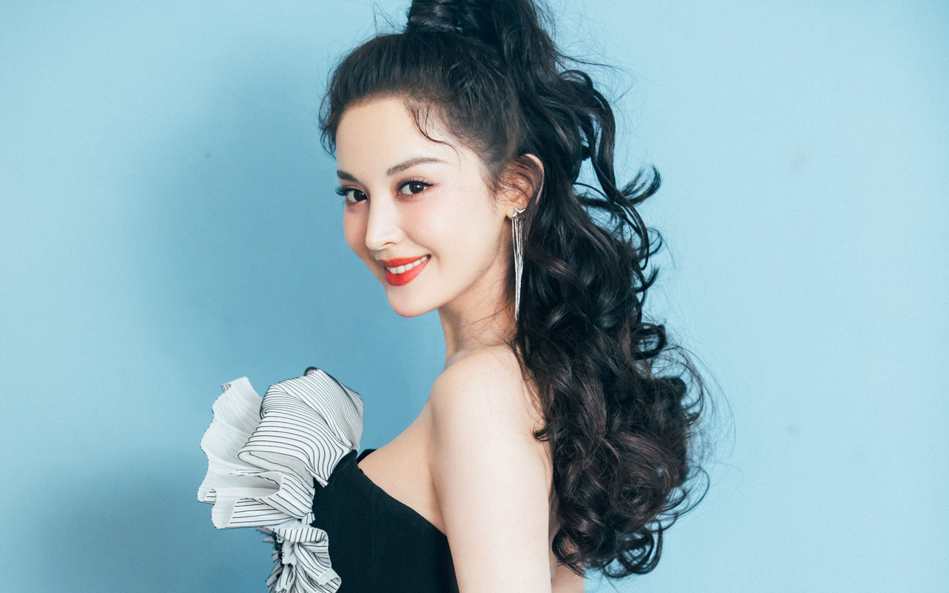 秘鲁街道上的芬兰节奏，F1焦点战中的掌控艺术